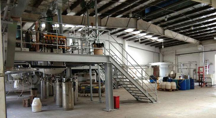 該公司主要研發,生產和銷售自產的工業及民用涂料,高端油墨等,珠海技