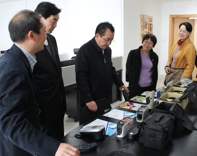 儀器儀表學會常務(wù)副理事長吳幼華蒞臨彩譜科技